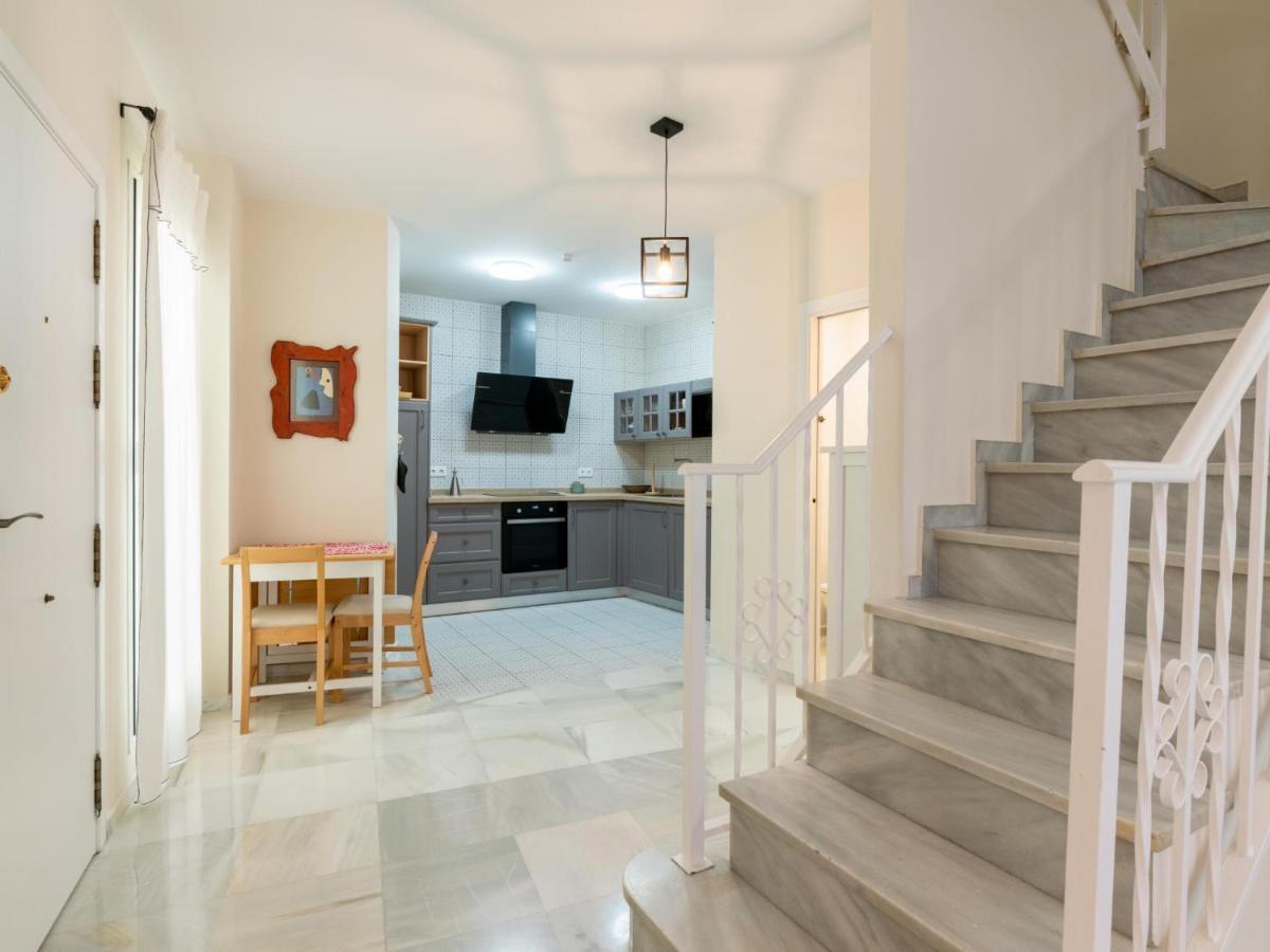 Holi-Rent Penthouse Penuelas Sevilha Exterior foto